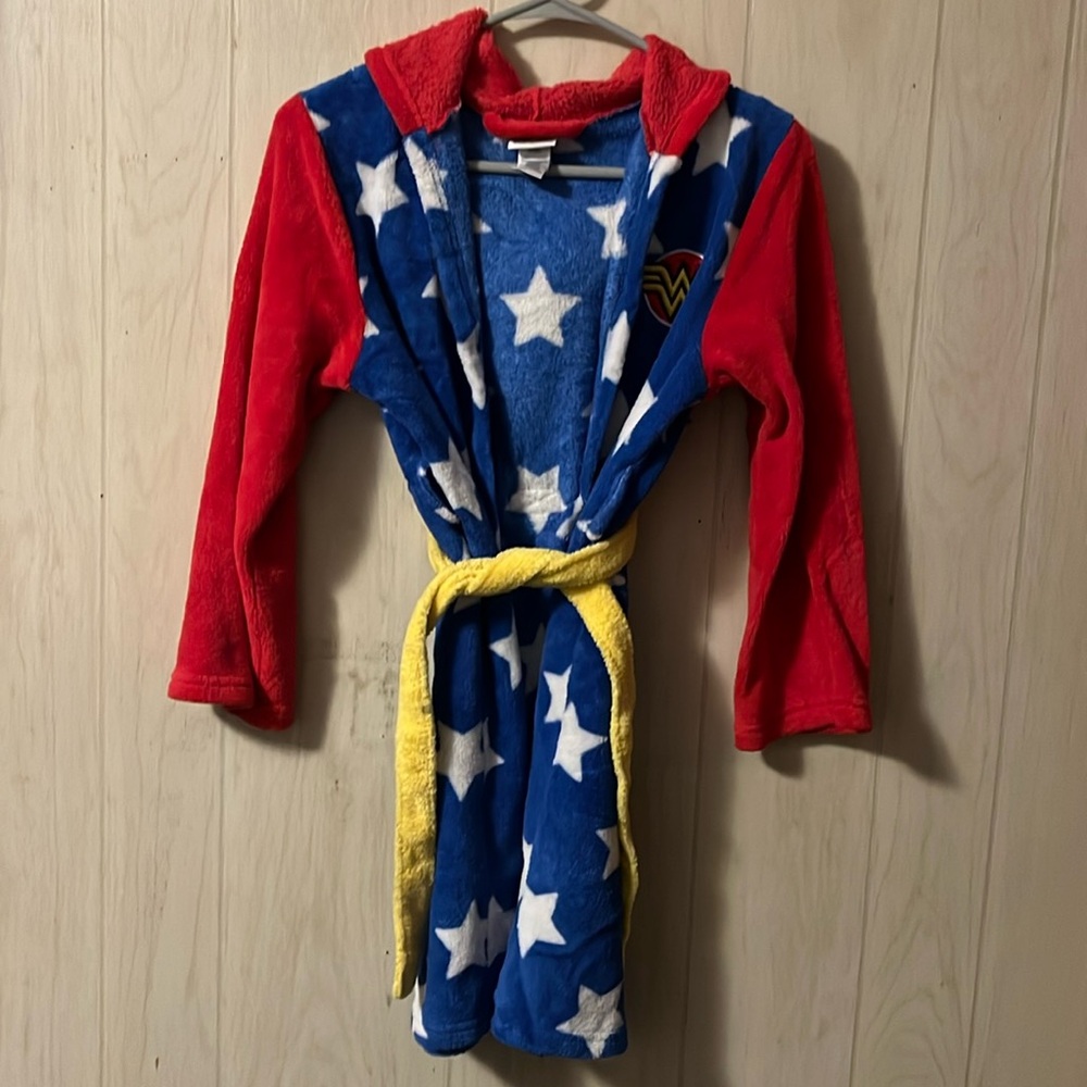 Girls fleece hooded Wonder Woman robe
